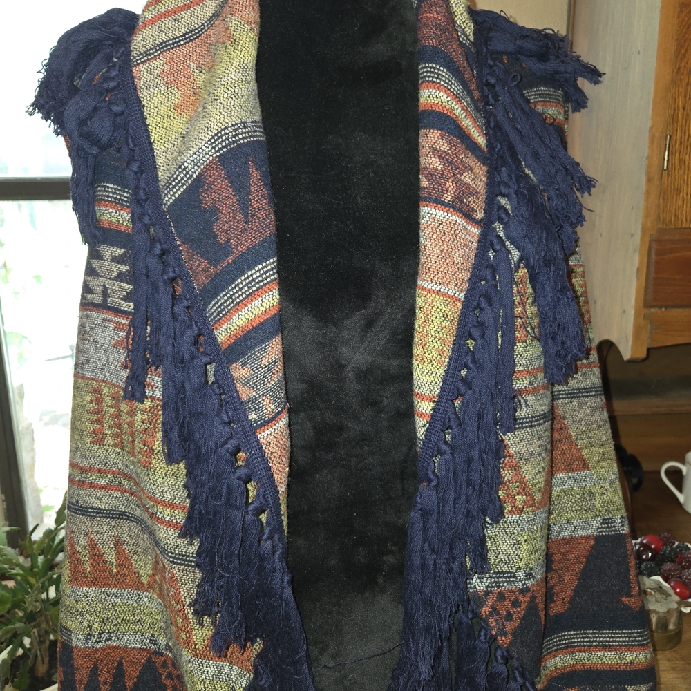 NWT VEST  Brand Is ENTRO Navy and Multicolor Patterned Vest Hip Length